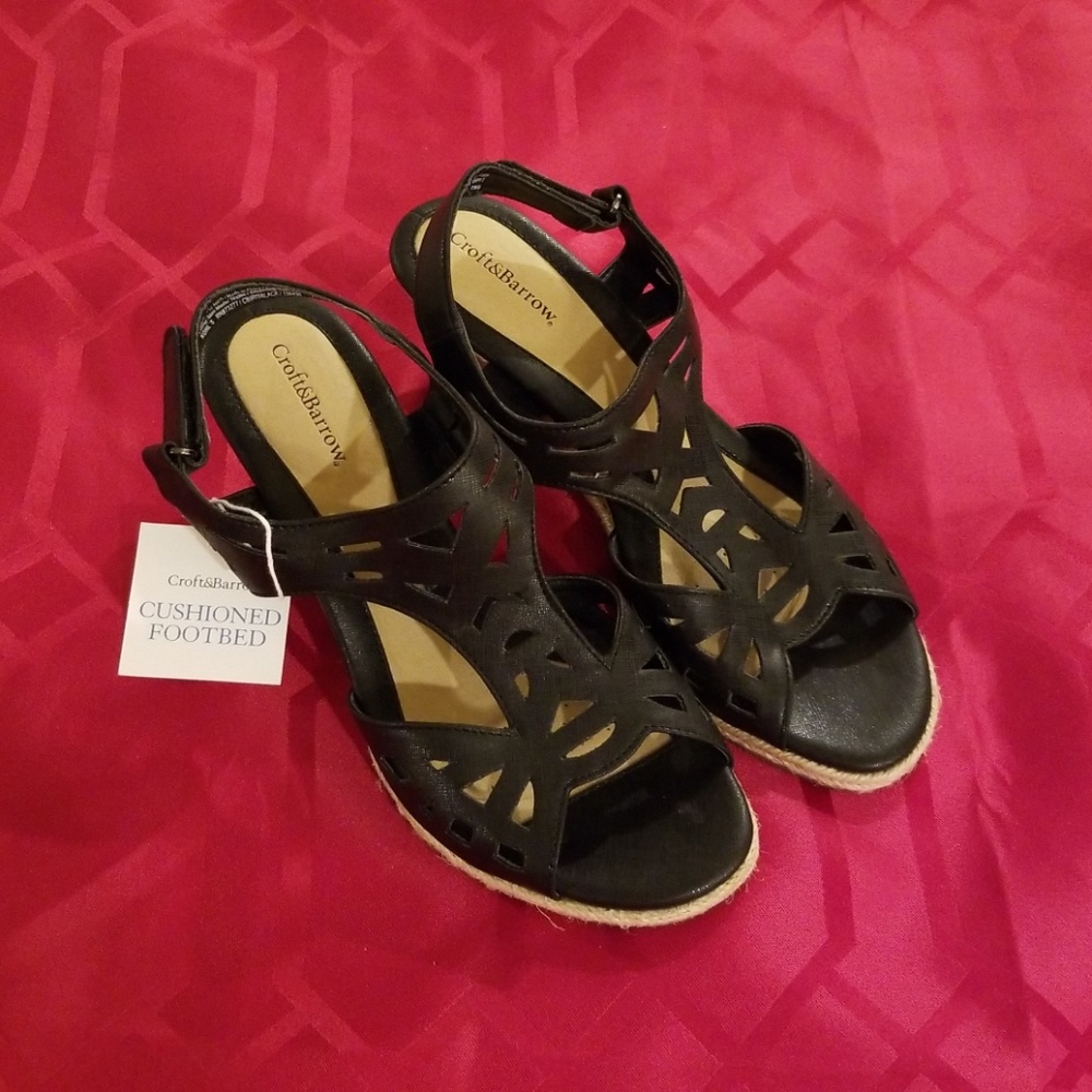 Pretty Black Slingback Wedge Sandals